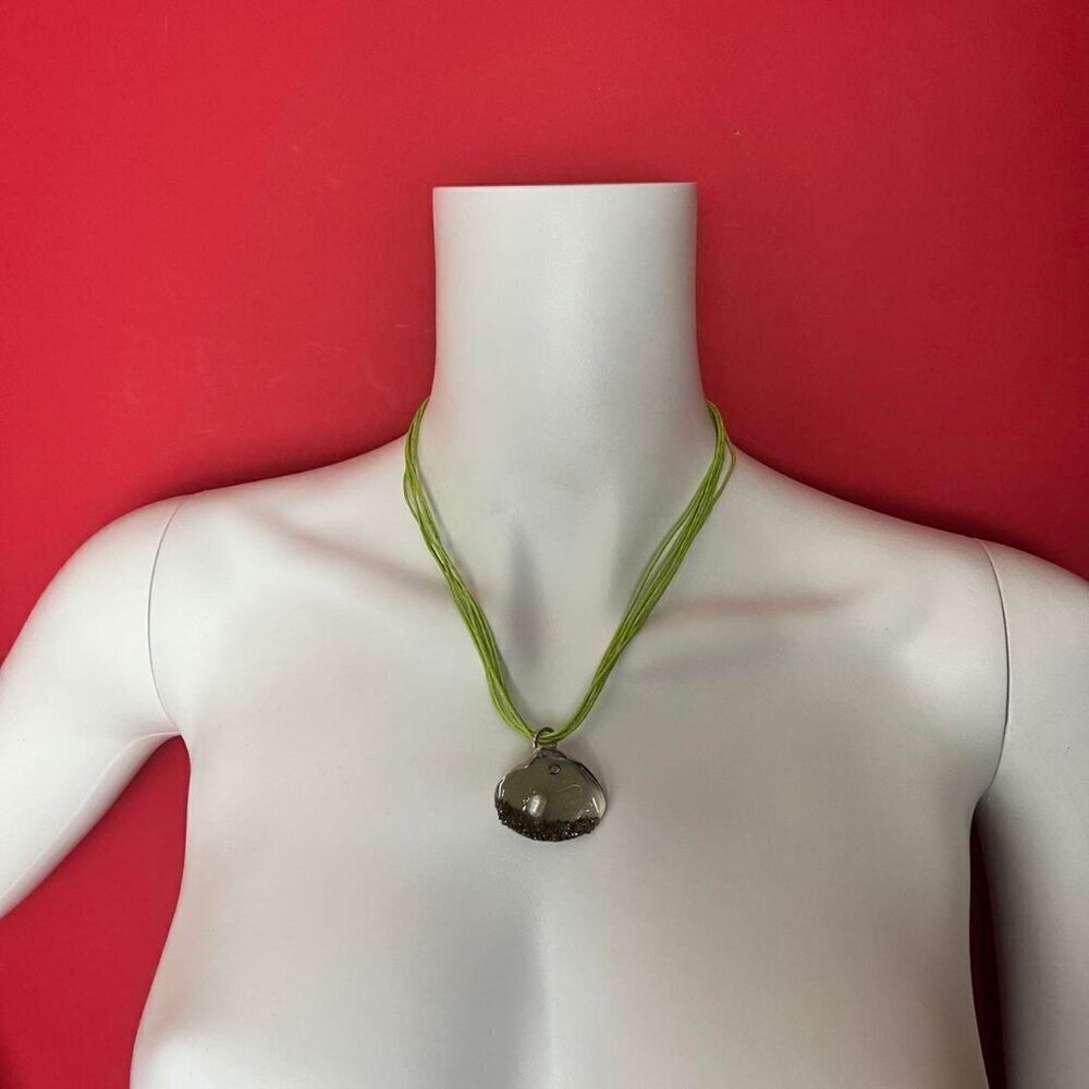 Handmade seashell necklace 💚💛​​​​​​​ - Picture 2 of 5
